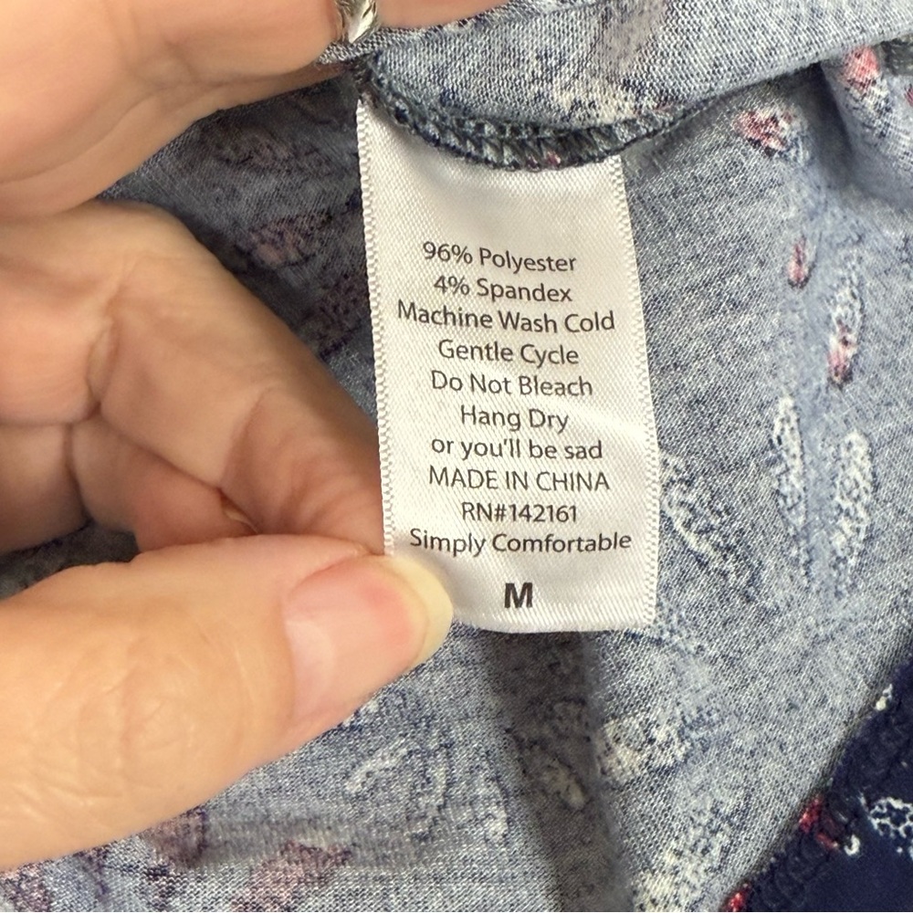 LuLaRoe Medium 3/4 Sleeve Raglan Tee Red White Blue Stars - Picture 6 of 7